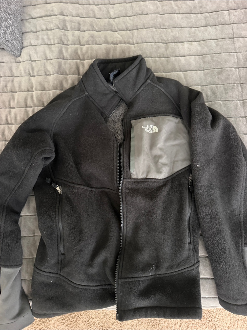 The North Face Men's Black Lightweight Fleece Jacket